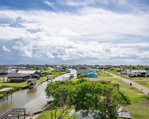 1056 County Road 202, Sargent, TX 77414