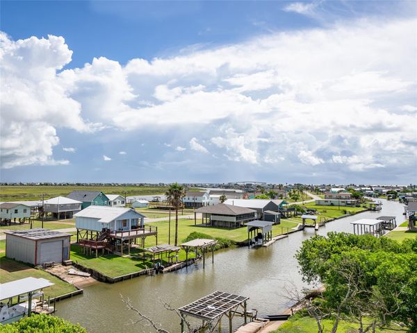 1056 County Road 202, Sargent, TX 77414