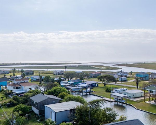 1056 County Road 202, Sargent, TX 77414