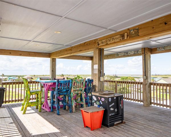 1056 County Road 202, Sargent, TX 77414
