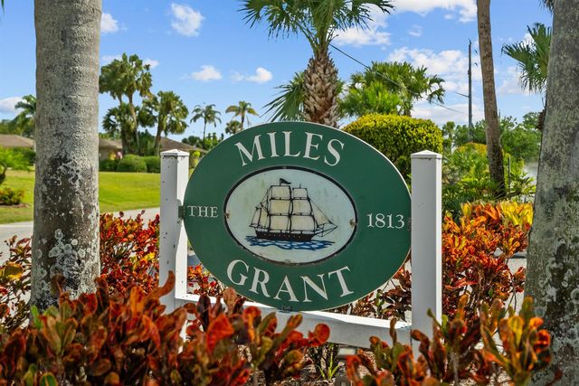 5393 SE Miles Grant Road SE 202, Stuart, FL 34997