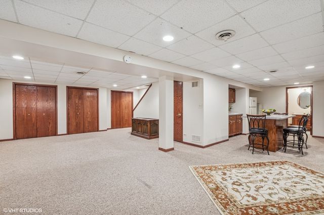 9228 S 55th Court, Oak Lawn, IL 60453