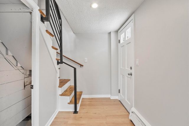 52 Auburn St, Lowell, MA 01852