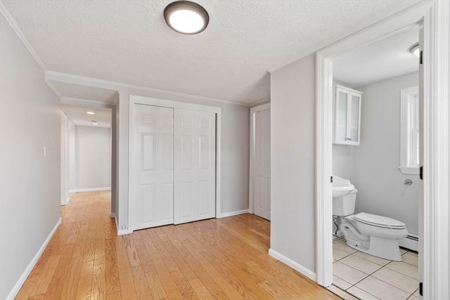52 Auburn St, Lowell, MA 01852