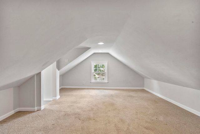52 Auburn St, Lowell, MA 01852