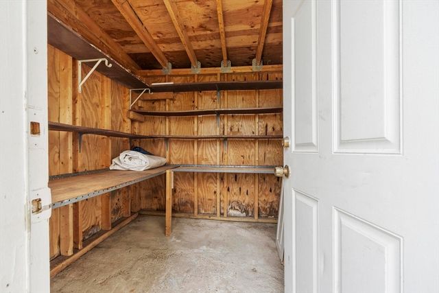 52 Auburn St, Lowell, MA 01852