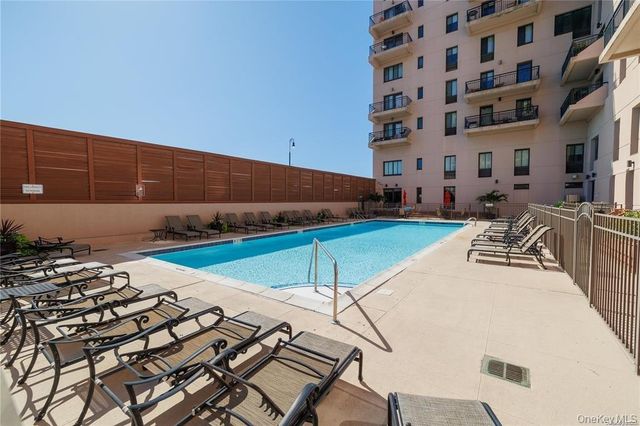 100 W Broadway 4C, Long Beach, NY 11561