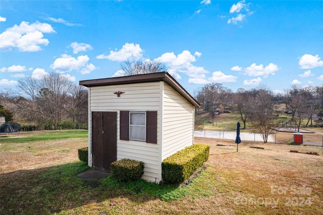 45 Sunderland Road, Concord, NC 28027