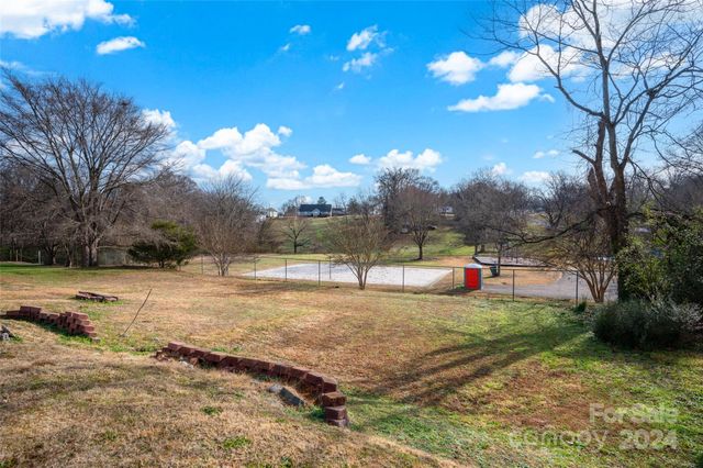 45 Sunderland Road, Concord, NC 28027