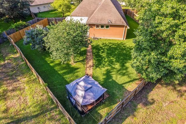 976 Northampton Drive, Conroe, TX 77303