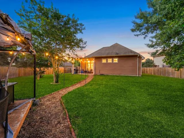 976 Northampton Drive, Conroe, TX 77303