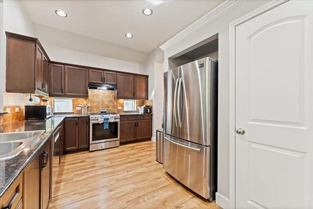 976 Northampton Drive, Conroe, TX 77303