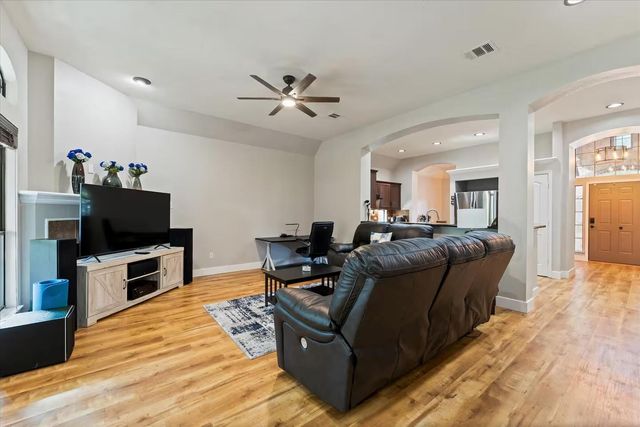 976 Northampton Drive, Conroe, TX 77303