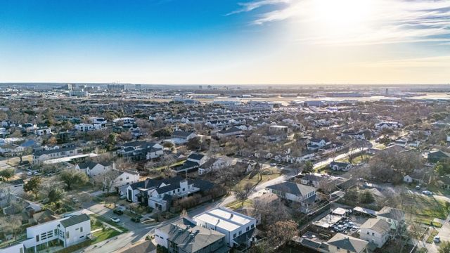 4827 Newmore Avenue, Dallas, TX 75209