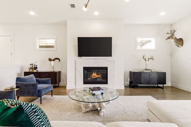 4827 Newmore Avenue, Dallas, TX 75209