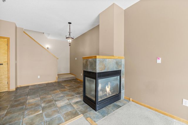 2320 Lower Afton Road E 423, Maplewood, MN 55119