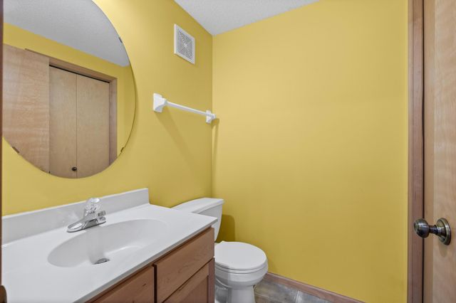 2320 Lower Afton Road E 423, Maplewood, MN 55119