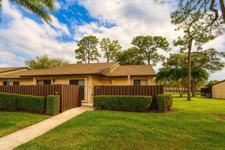 447 Pine Glen Lane E, Greenacres, FL 33463