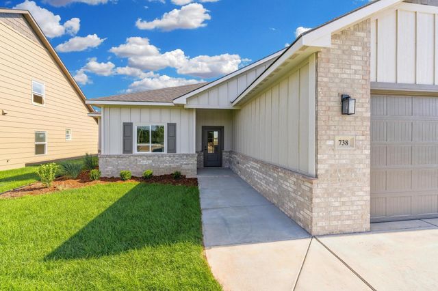 738 N Rainbow Lake Ct., Wichita, KS 67235