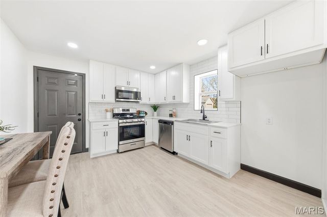 129 N Dade Avenue, Ferguson, MO 63135