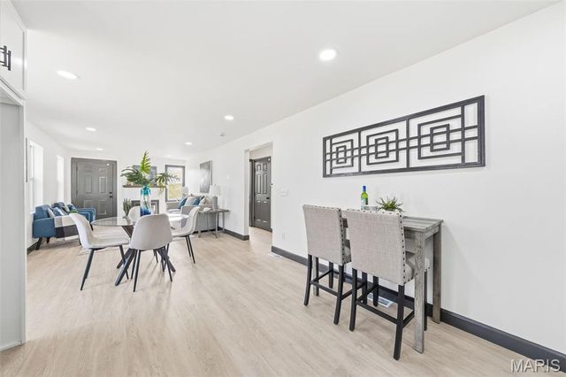 129 N Dade Avenue, Ferguson, MO 63135