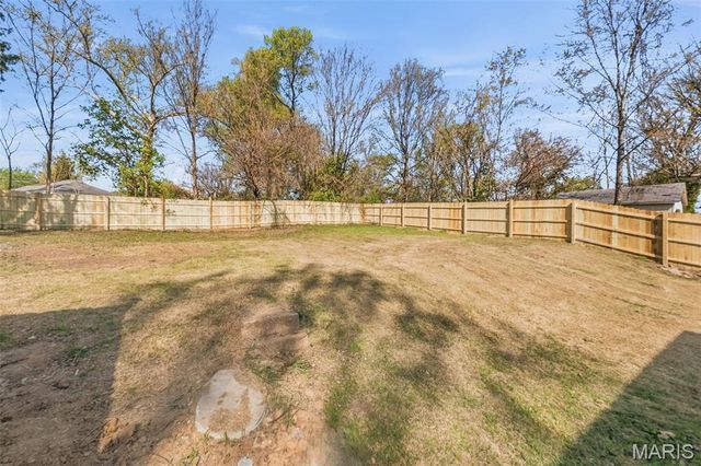 129 N Dade Avenue, Ferguson, MO 63135
