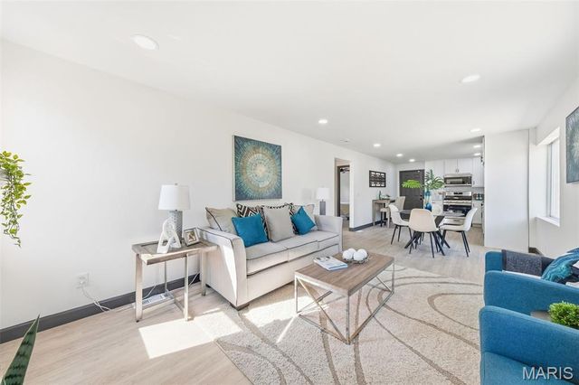 129 N Dade Avenue, Ferguson, MO 63135