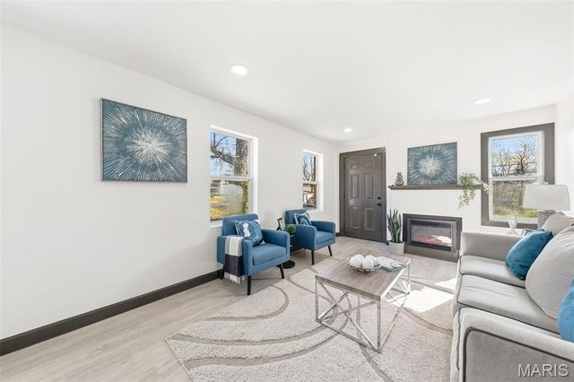 129 N Dade Avenue, Ferguson, MO 63135