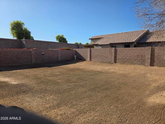 3210 W LOUISE Drive, Phoenix, AZ 85027
