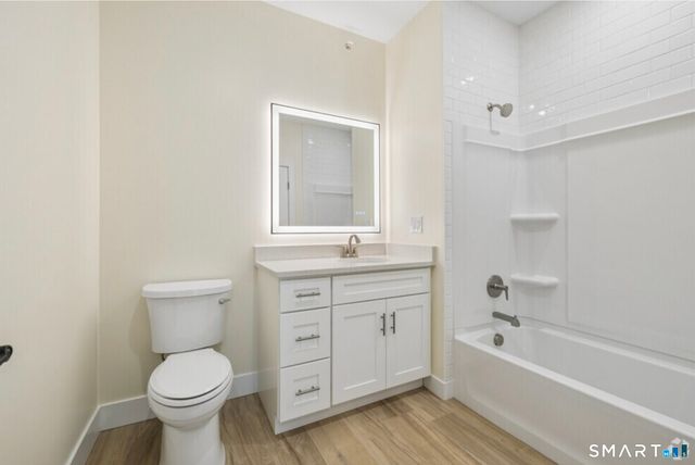 220 East Road F, Meriden, CT 06450