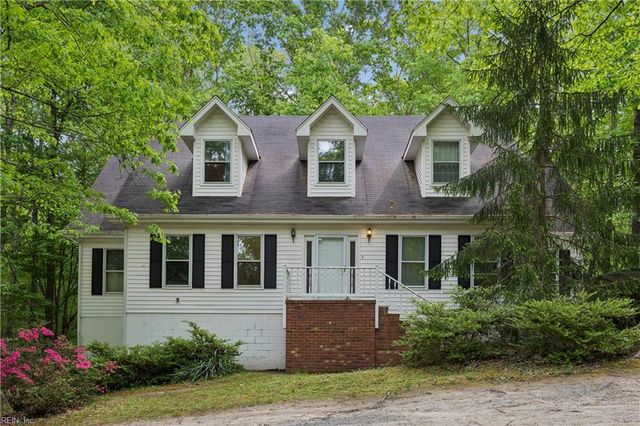 10161 Deer Trace Ln, Gloucester, VA 23061