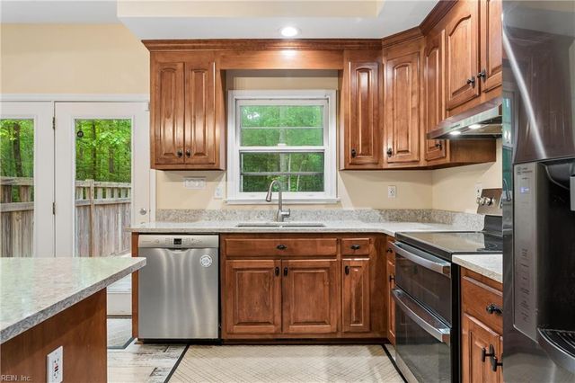 10161 Deer Trace Ln, Gloucester, VA 23061