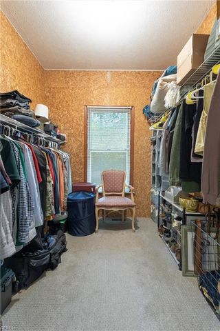 10161 Deer Trace Ln, Gloucester, VA 23061