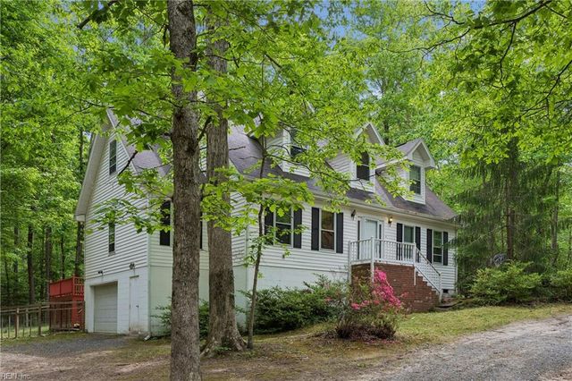 10161 Deer Trace Ln, Gloucester, VA 23061