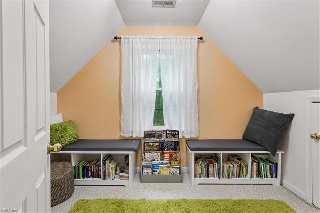 10161 Deer Trace Ln, Gloucester, VA 23061
