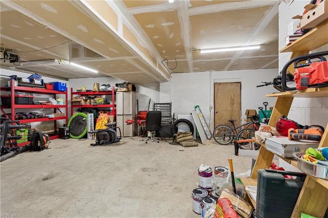 10161 Deer Trace Ln, Gloucester, VA 23061