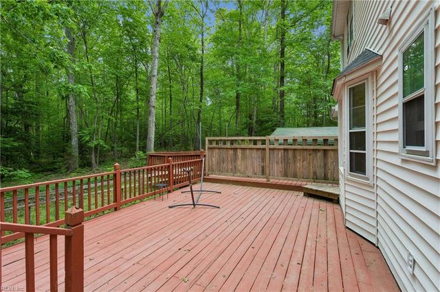 10161 Deer Trace Ln, Gloucester, VA 23061
