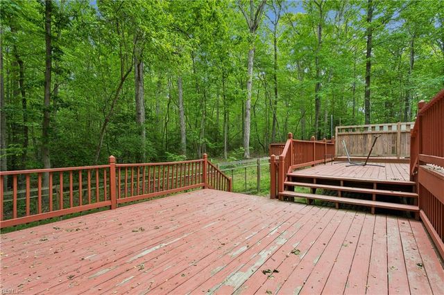 10161 Deer Trace Ln, Gloucester, VA 23061