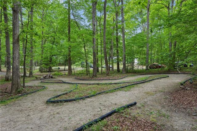 10161 Deer Trace Ln, Gloucester, VA 23061