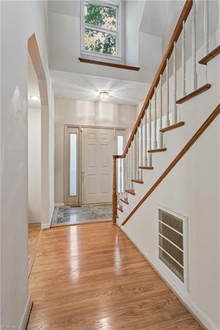 10161 Deer Trace Ln, Gloucester, VA 23061
