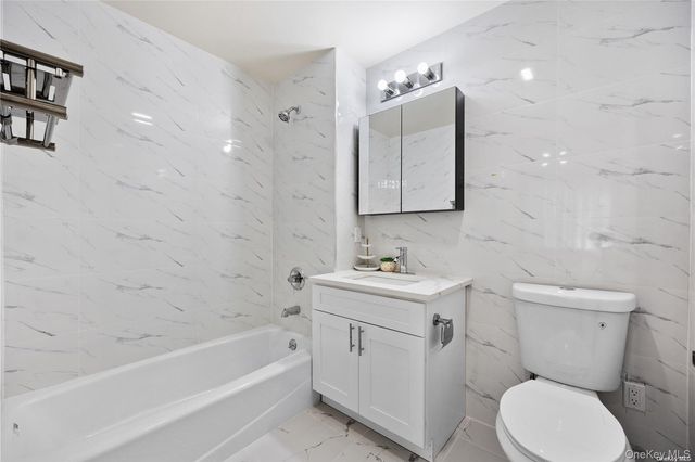 141-15 Cherry Avenue 6E, Flushing, NY 11355
