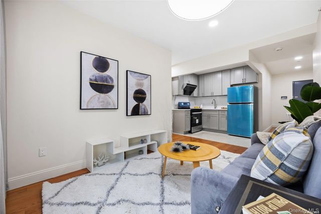 141-15 Cherry Avenue 6E, Flushing, NY 11355