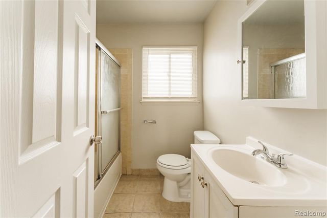 27441 Bohnhoff Street, Roseville, MI 48066