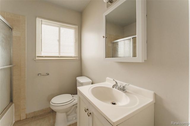 27441 Bohnhoff Street, Roseville, MI 48066