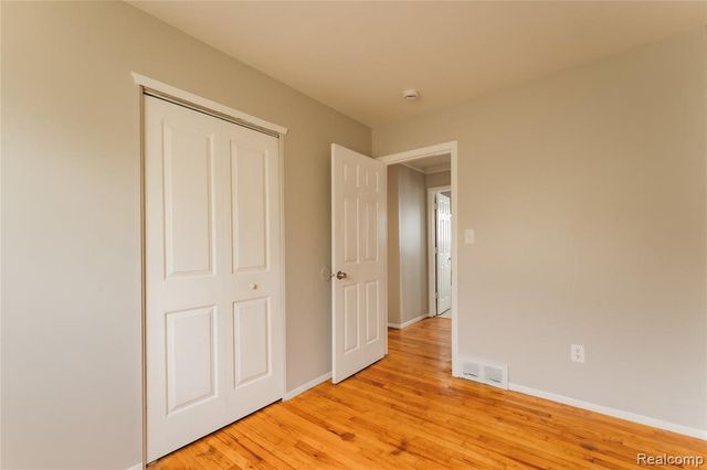 27441 Bohnhoff Street, Roseville, MI 48066