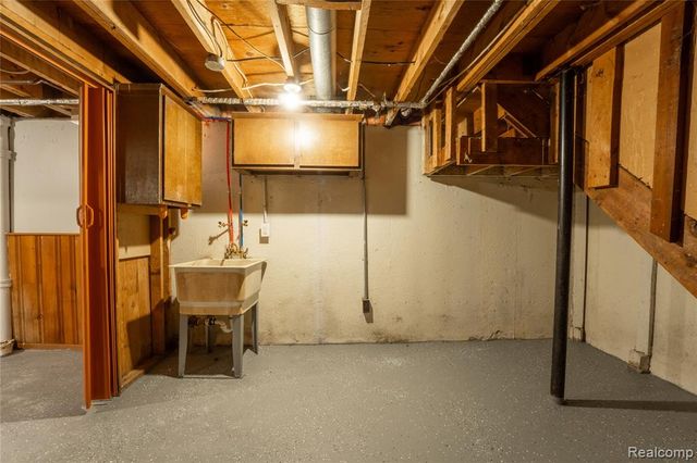 27441 Bohnhoff Street, Roseville, MI 48066