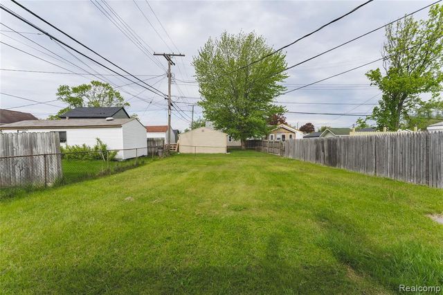 27441 Bohnhoff Street, Roseville, MI 48066