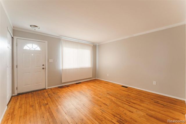 27441 Bohnhoff Street, Roseville, MI 48066