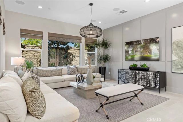 190 Amber Oak, Lake Forest, CA 92630
