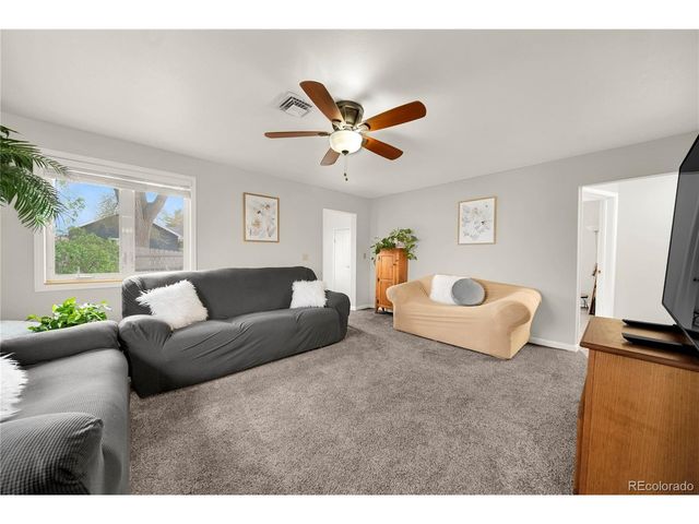 475 W 5th St, Akron, CO 80720